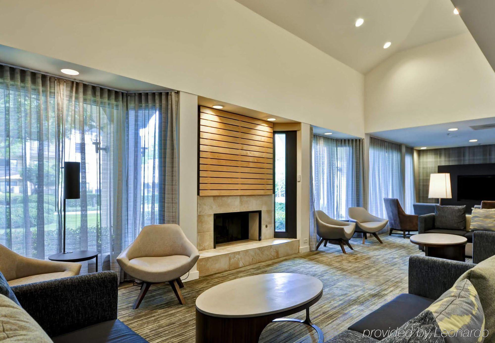 Courtyard Dallas Medical Market Center Bagian luar foto
