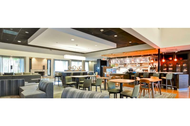 Courtyard Dallas Medical Market Center Bagian luar foto